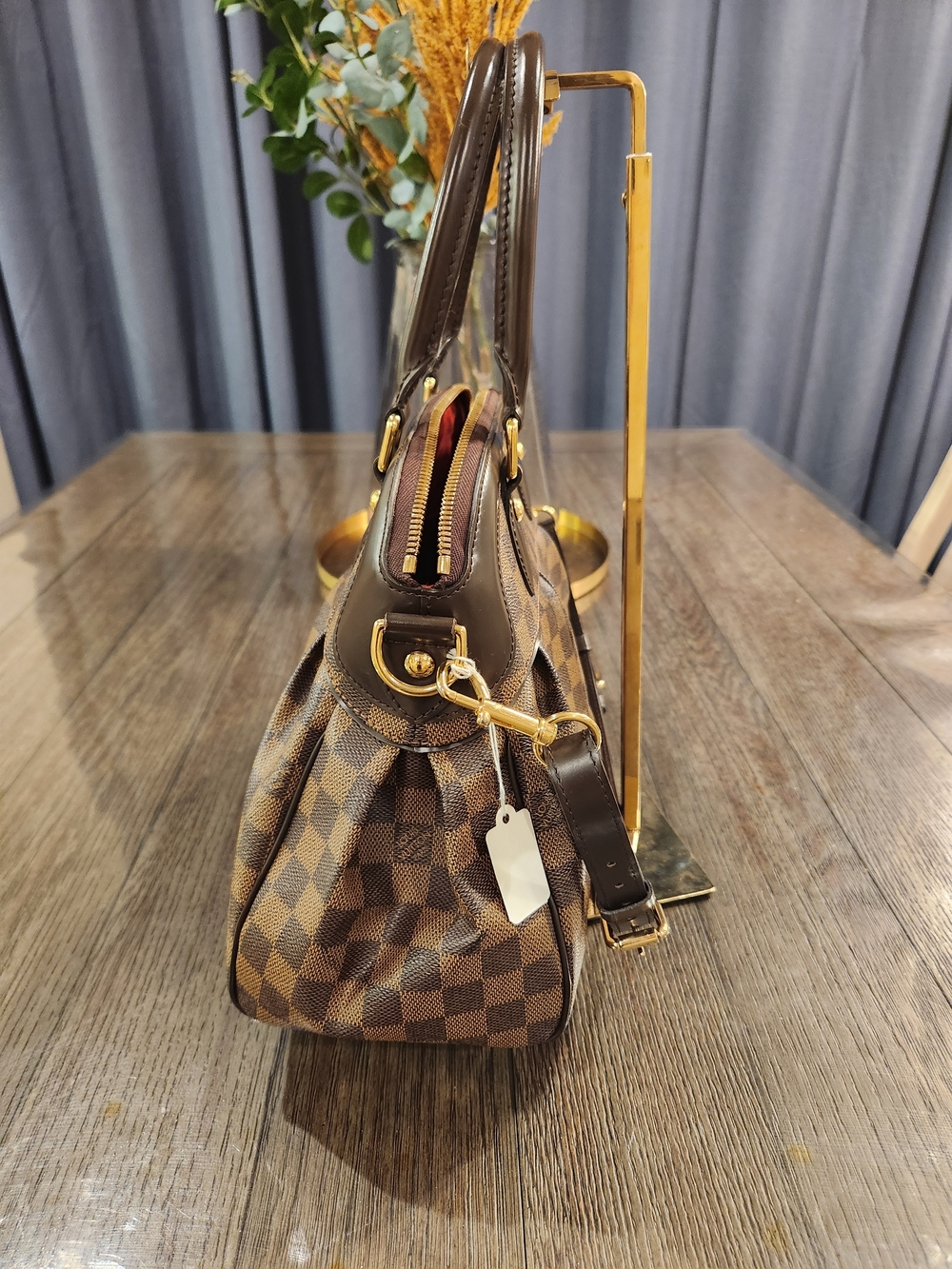 LOUIS VUITTON
Damier Ebene Trevi PM - Picture 4 of 8